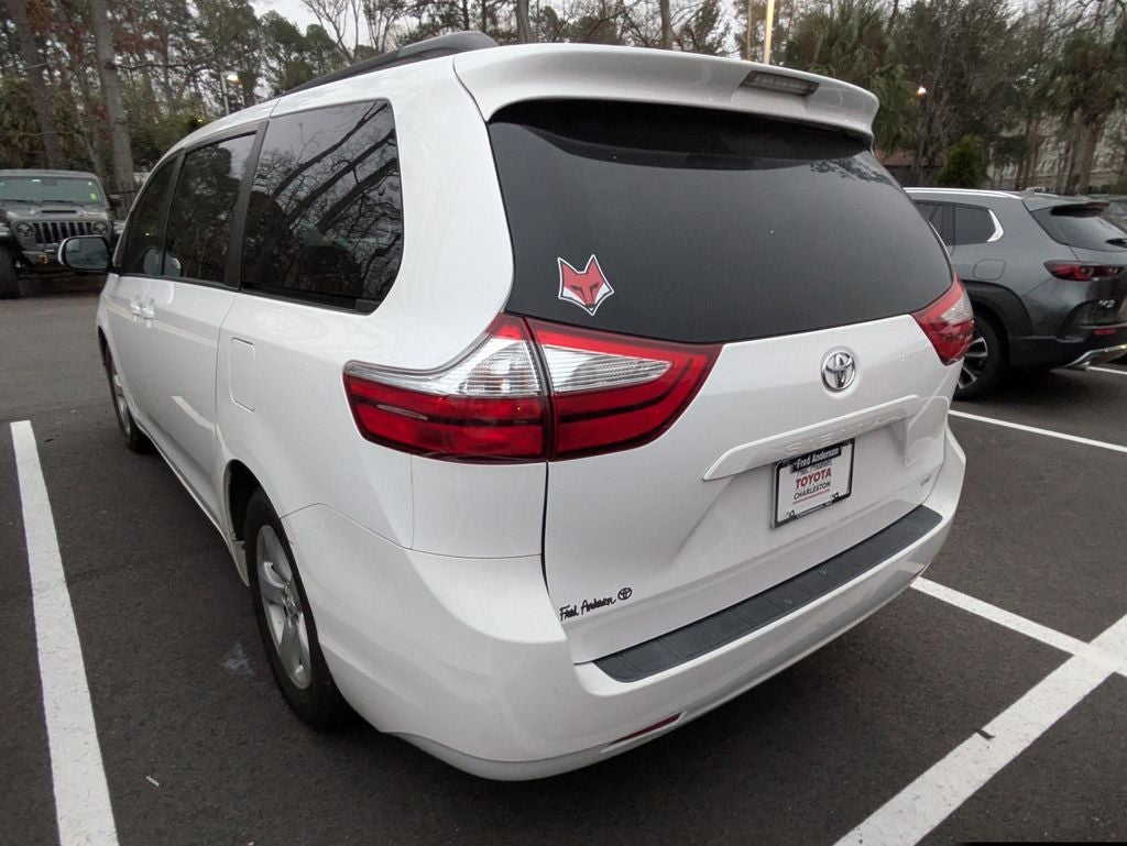 2016 Toyota Sienna LE 7 Passenger
