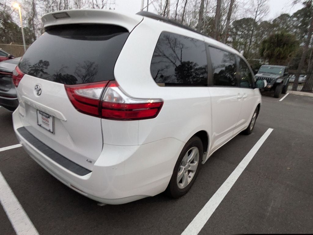 2016 Toyota Sienna LE 7 Passenger