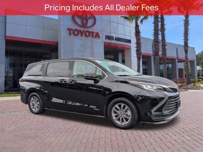 2021 Toyota Sienna LE 8 Passenger
