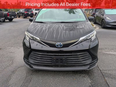 2021 Toyota Sienna LE 8 Passenger