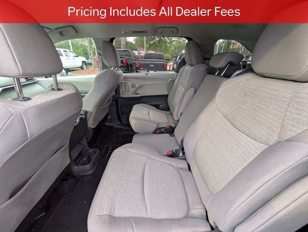 2021 Toyota Sienna LE 8 Passenger