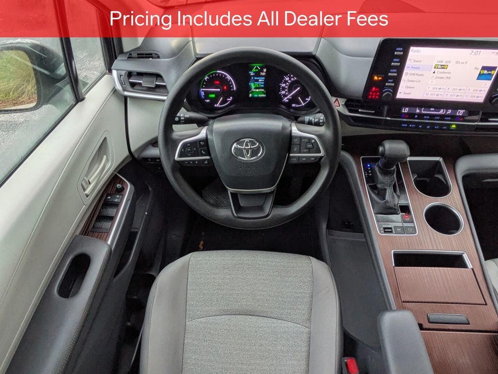 2021 Toyota Sienna LE 8 Passenger