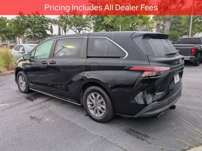 2021 Toyota Sienna LE 8 Passenger