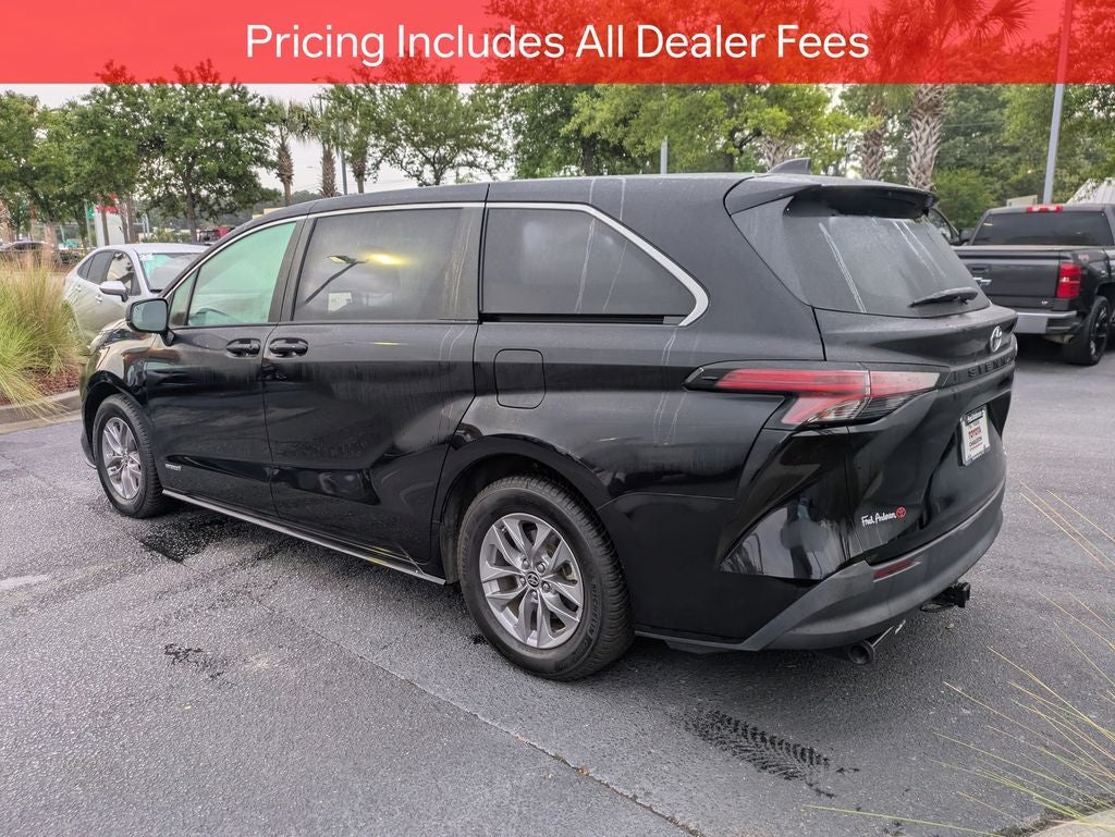 2021 Toyota Sienna LE 8 Passenger