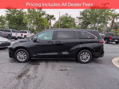 2021 Toyota Sienna LE 8 Passenger