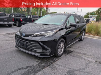 2021 Toyota Sienna LE 8 Passenger