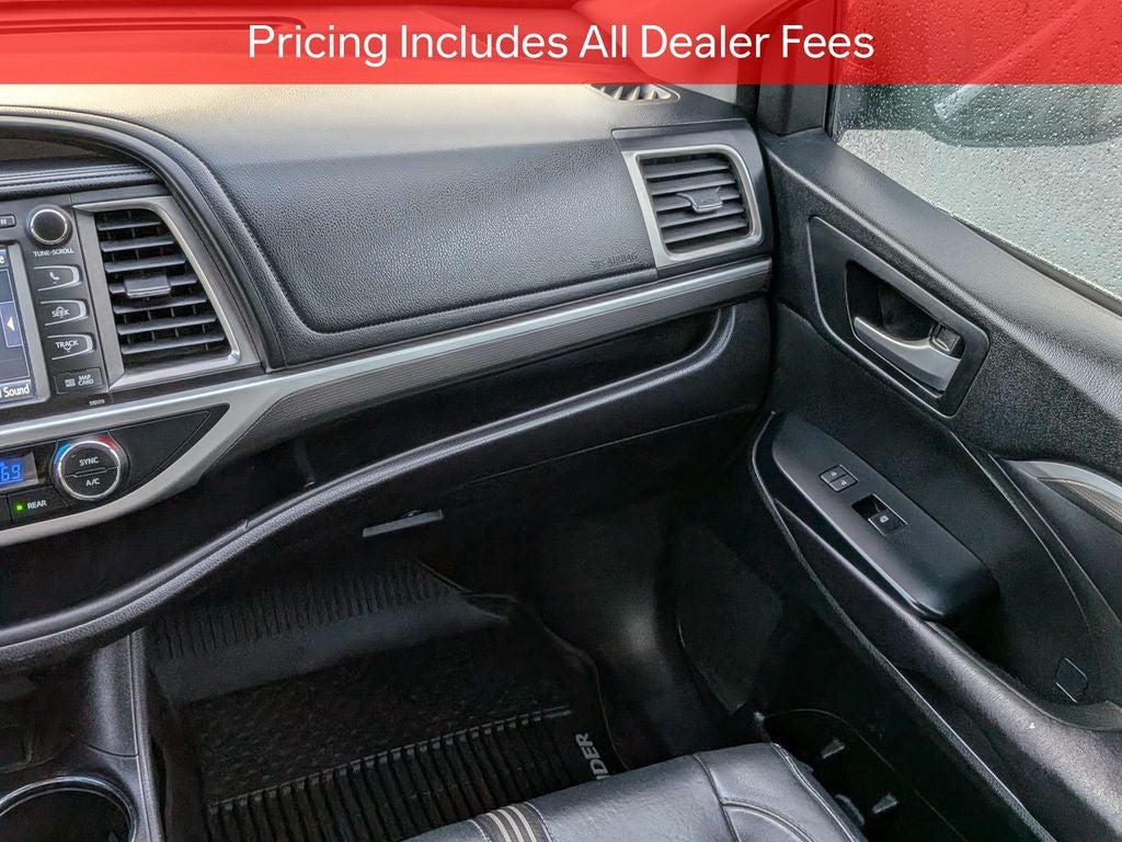 2017 Toyota Highlander SE