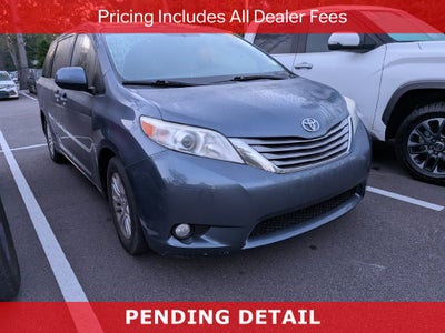 2016 Toyota Sienna XLE 8 Passenger