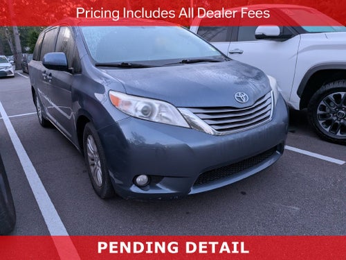 2016 Toyota Sienna XLE 8 Passenger
