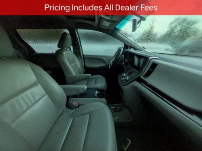 2016 Toyota Sienna XLE 8 Passenger