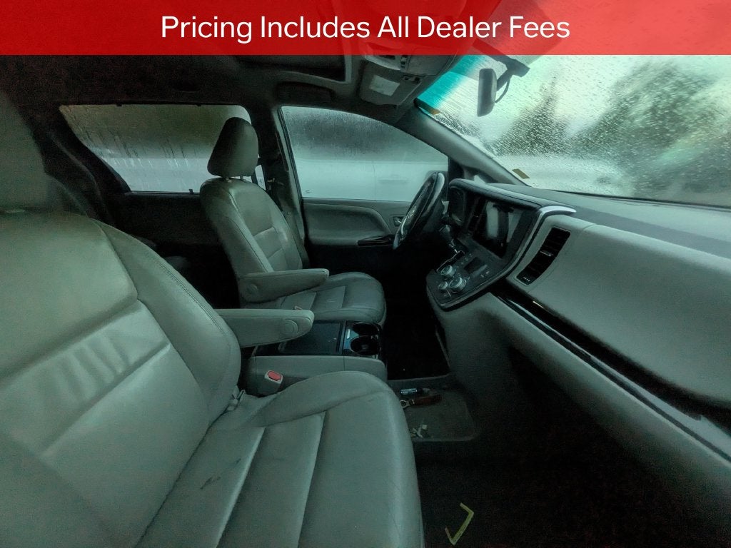2016 Toyota Sienna XLE 8 Passenger