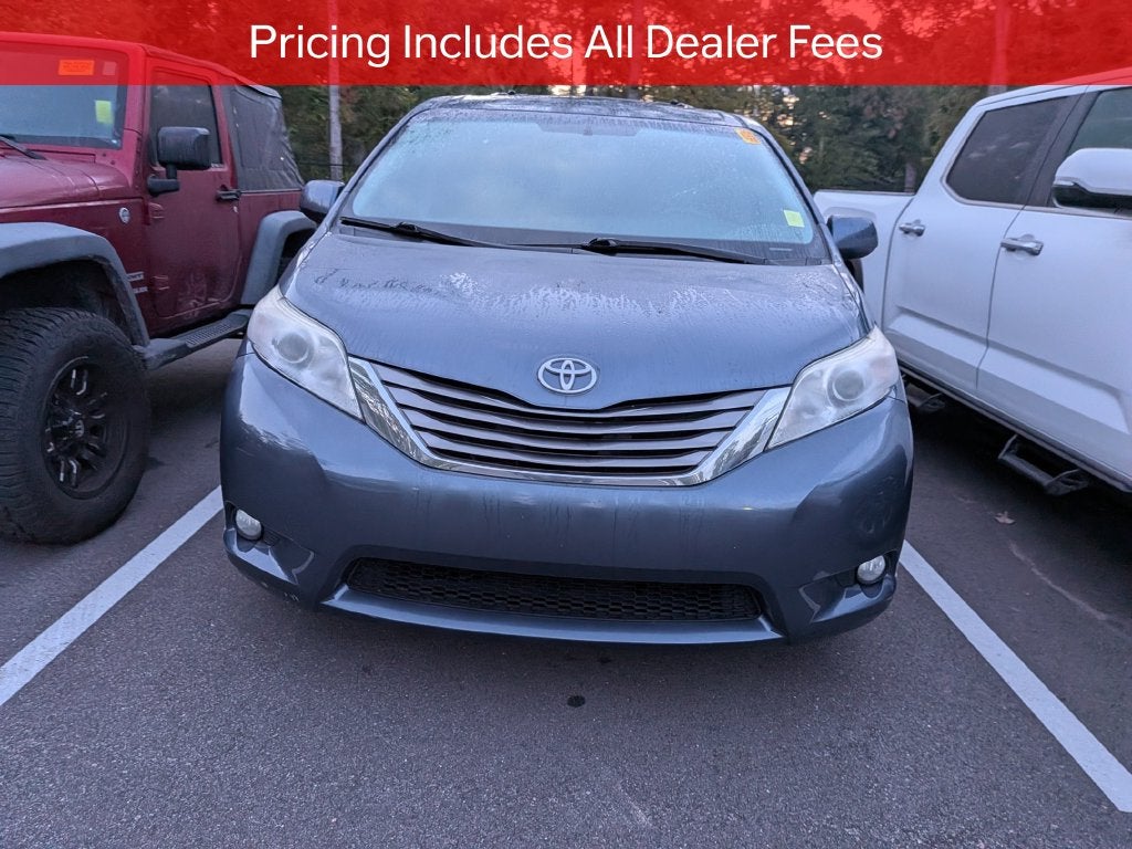 2016 Toyota Sienna XLE 8 Passenger