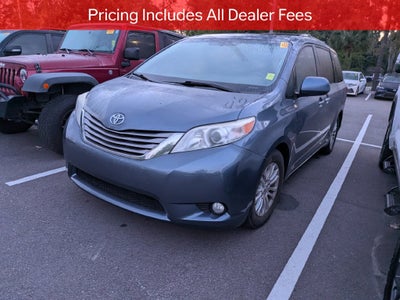 2016 Toyota Sienna XLE 8 Passenger