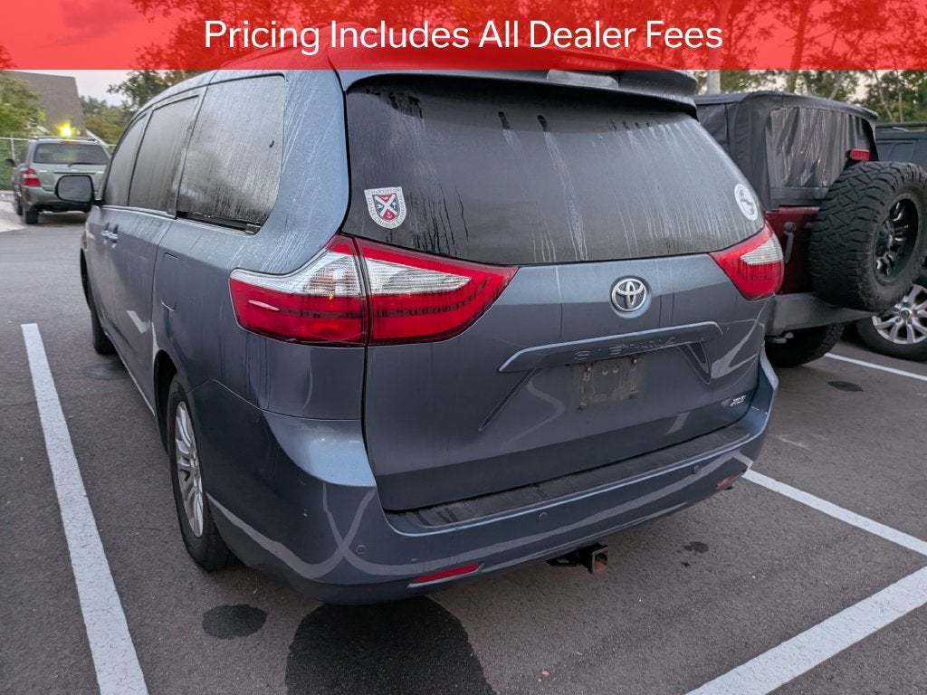 2016 Toyota Sienna XLE 8 Passenger