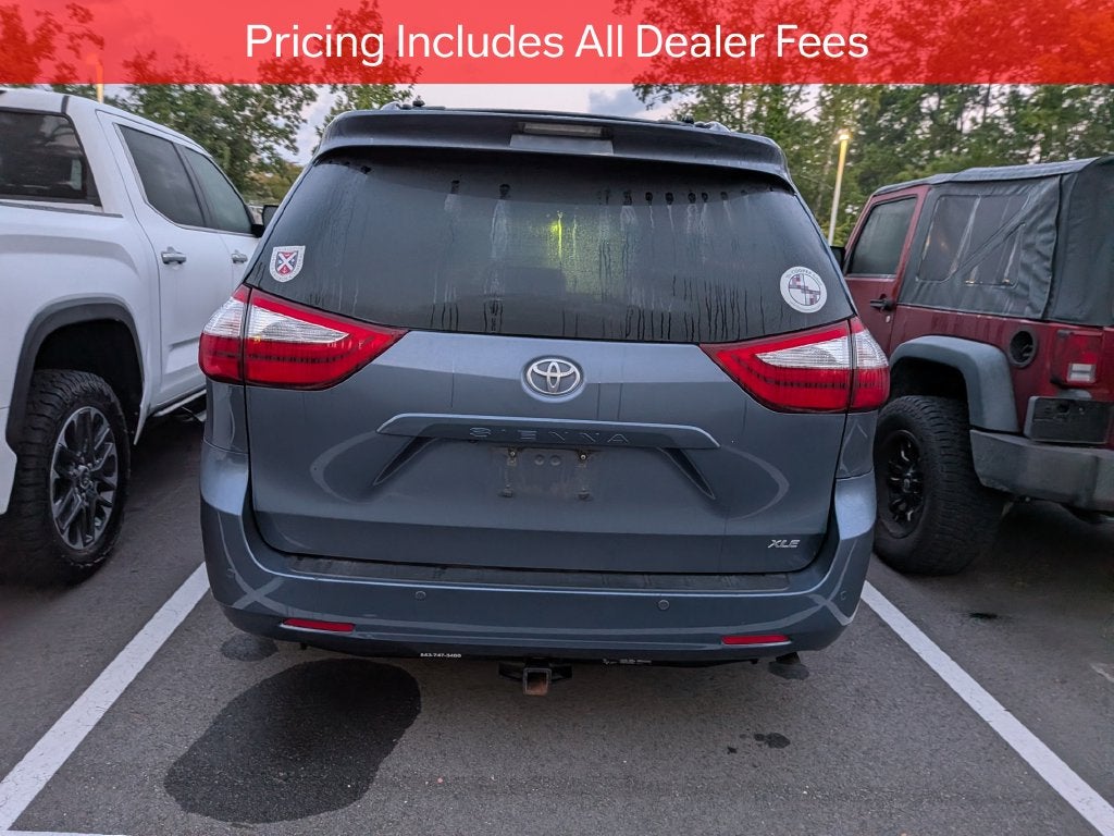 2016 Toyota Sienna XLE 8 Passenger