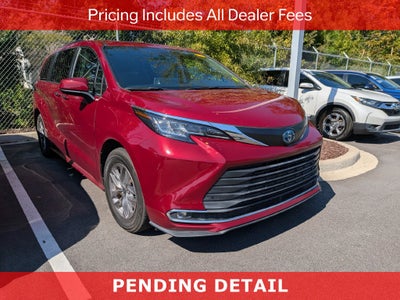 2022 Toyota Sienna XLE 8 Passenger