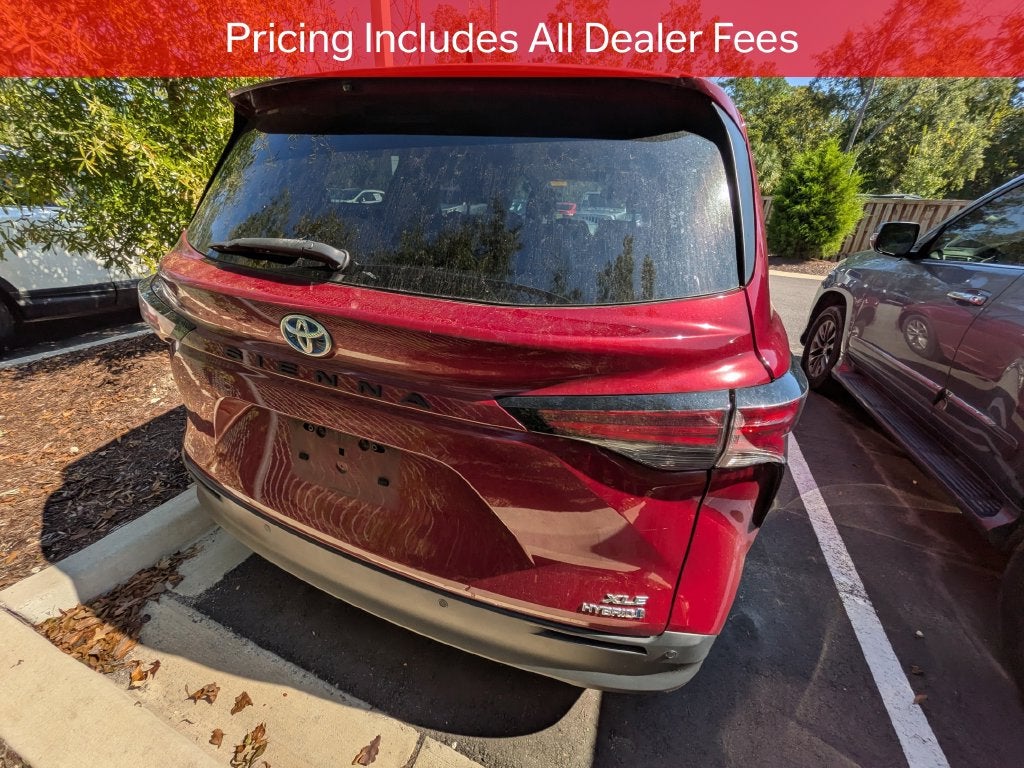 2022 Toyota Sienna XLE 8 Passenger