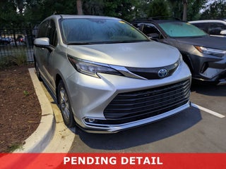2024 Toyota Sienna XLE 8 Passenger