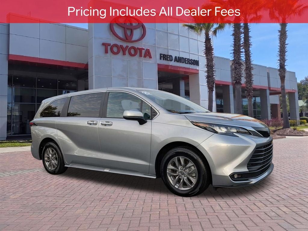 2025 Toyota Sienna XLE 8 Passenger