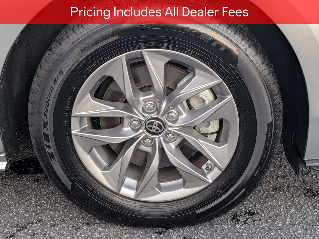 2025 Toyota Sienna XLE 8 Passenger