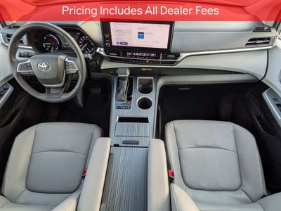 2025 Toyota Sienna XLE 8 Passenger