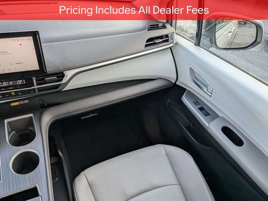 2025 Toyota Sienna XLE 8 Passenger