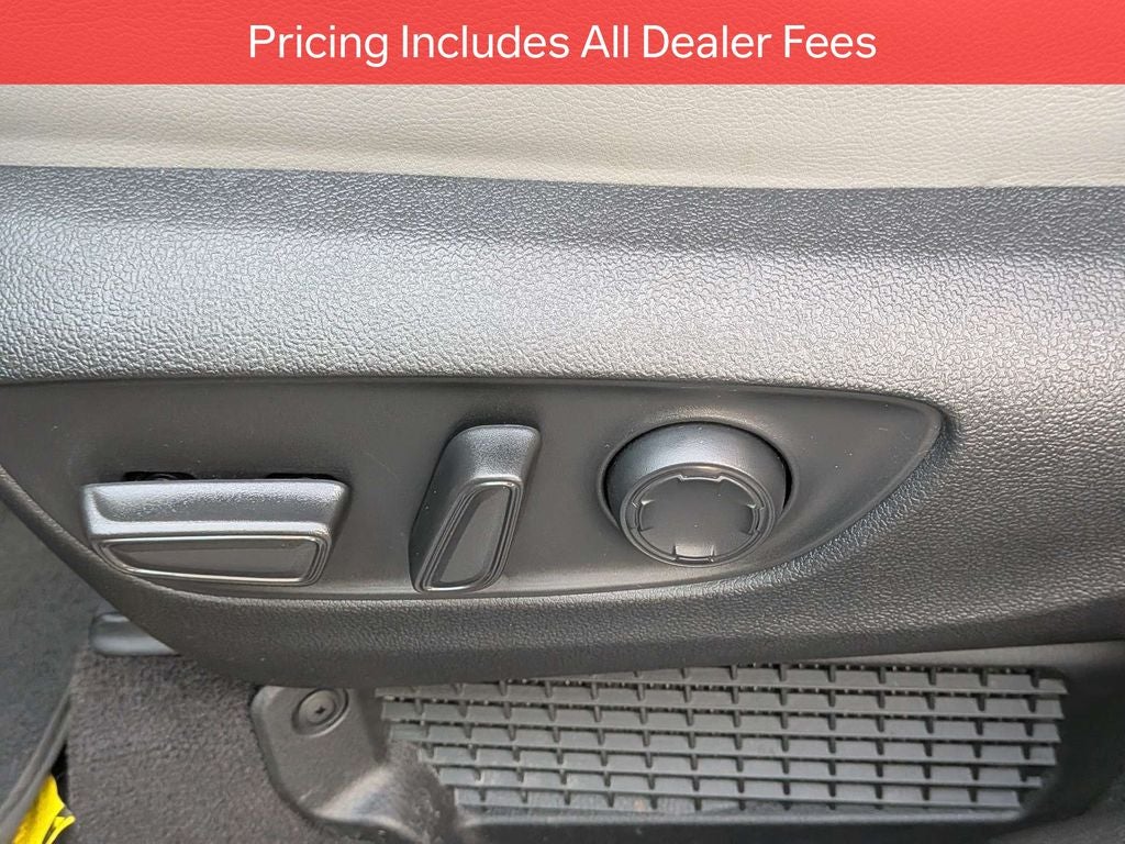 2025 Toyota Sienna XLE 8 Passenger