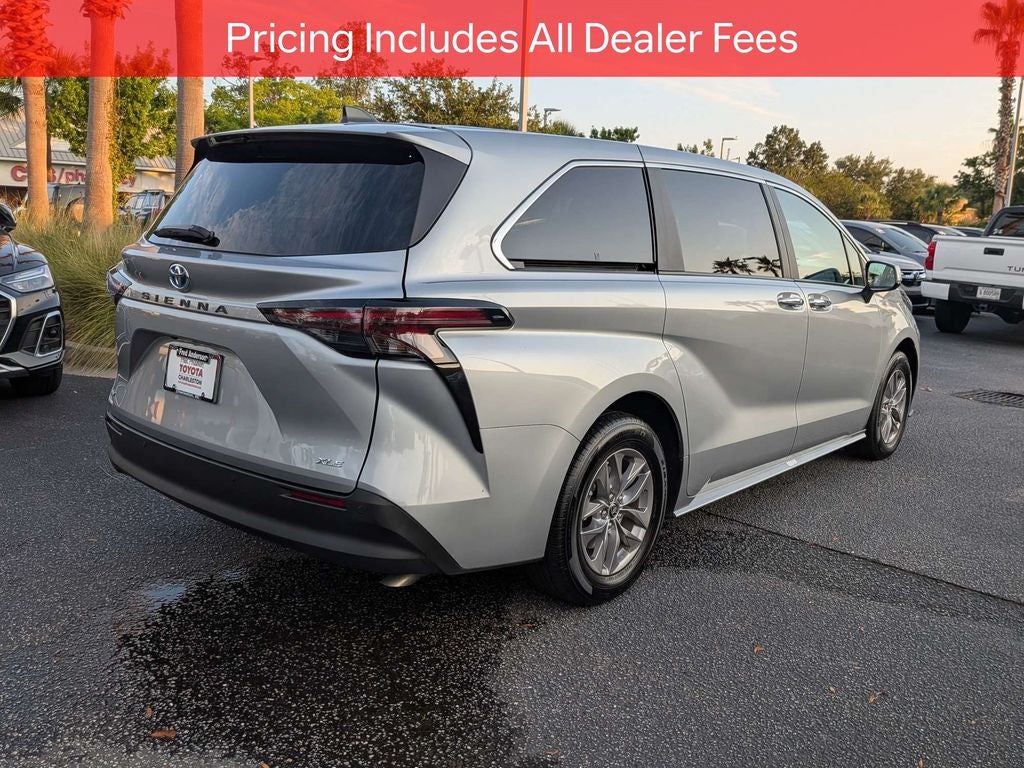 2025 Toyota Sienna XLE 8 Passenger