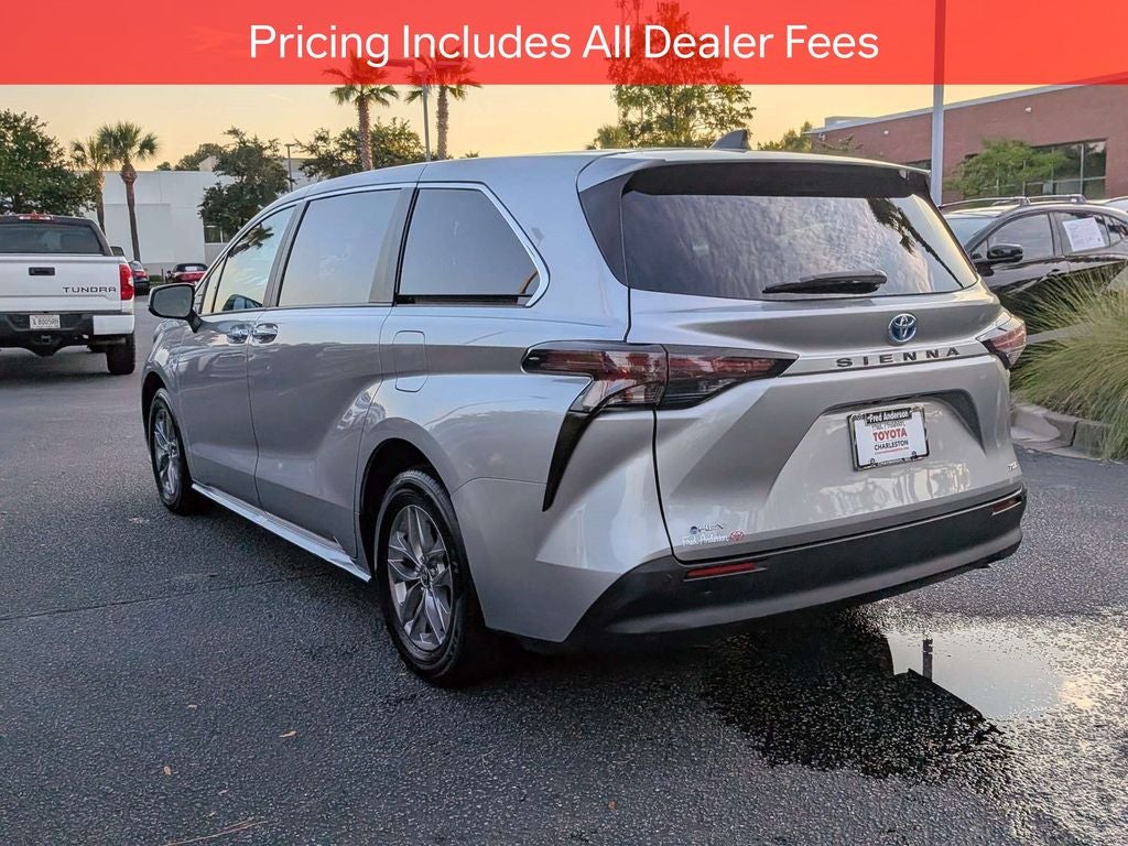 2025 Toyota Sienna XLE 8 Passenger