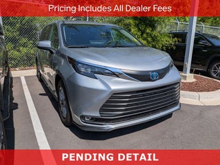 2025 Toyota Sienna XLE 8 Passenger