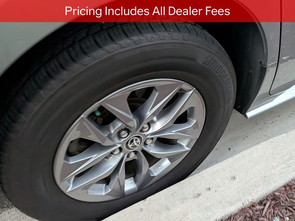 2023 Toyota Sienna XLE 7 Passenger