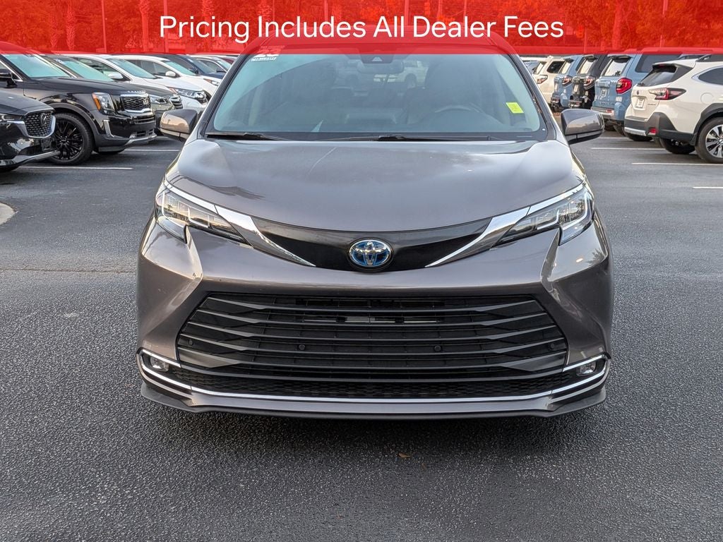 2023 Toyota Sienna XLE 8 Passenger