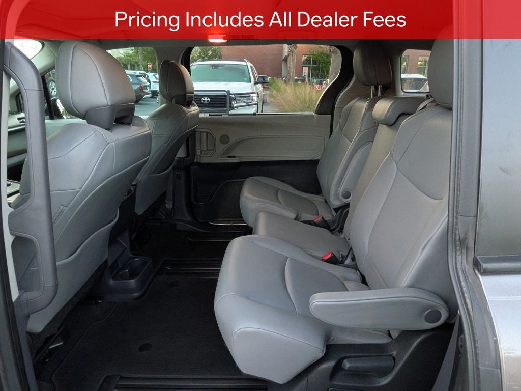 2023 Toyota Sienna XLE 8 Passenger