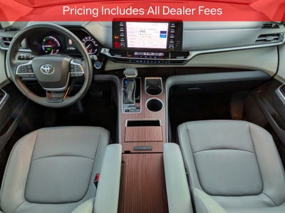 2023 Toyota Sienna XLE 8 Passenger