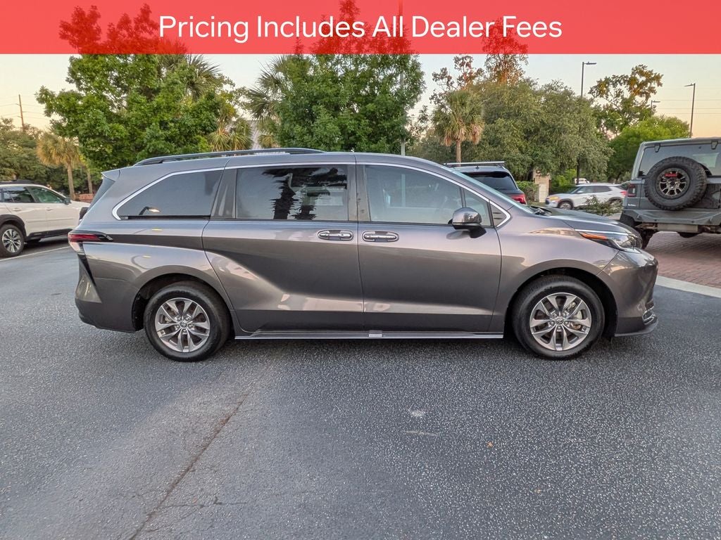 2023 Toyota Sienna XLE 8 Passenger
