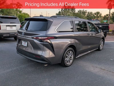2023 Toyota Sienna XLE 8 Passenger