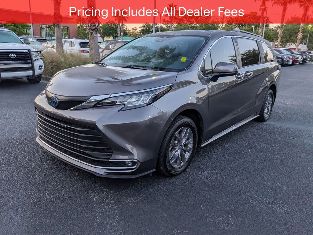 2023 Toyota Sienna XLE 8 Passenger