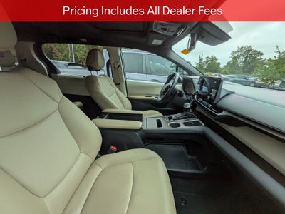 2024 Toyota Sienna XLE 8 Passenger