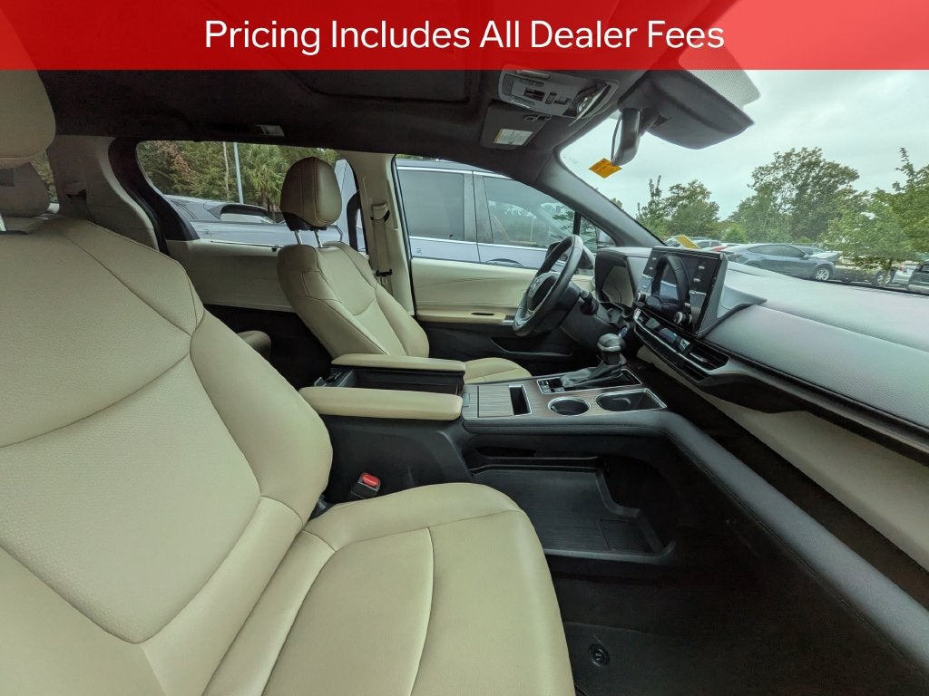 2024 Toyota Sienna XLE 8 Passenger