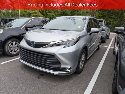 2024 Toyota Sienna XLE 8 Passenger