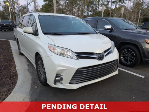 2020 Toyota Sienna XLE