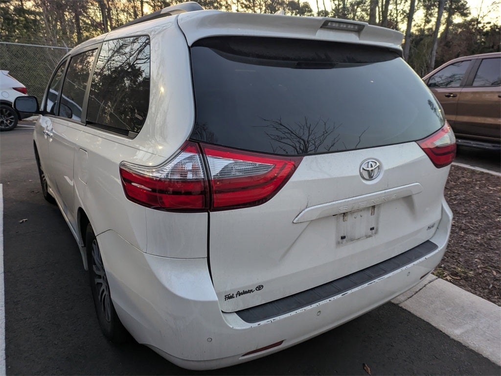 2020 Toyota Sienna XLE