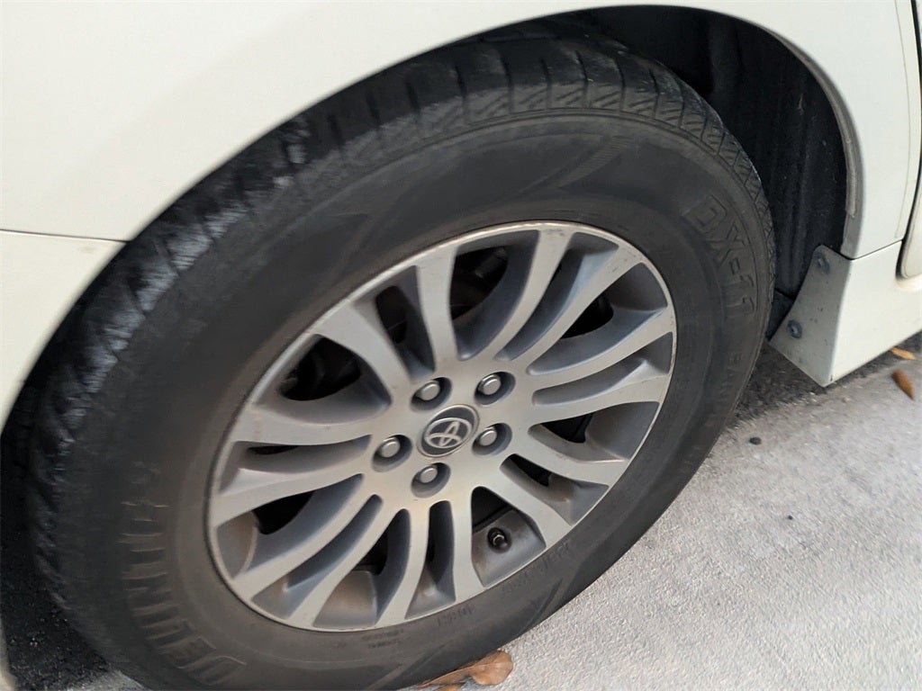 2020 Toyota Sienna XLE