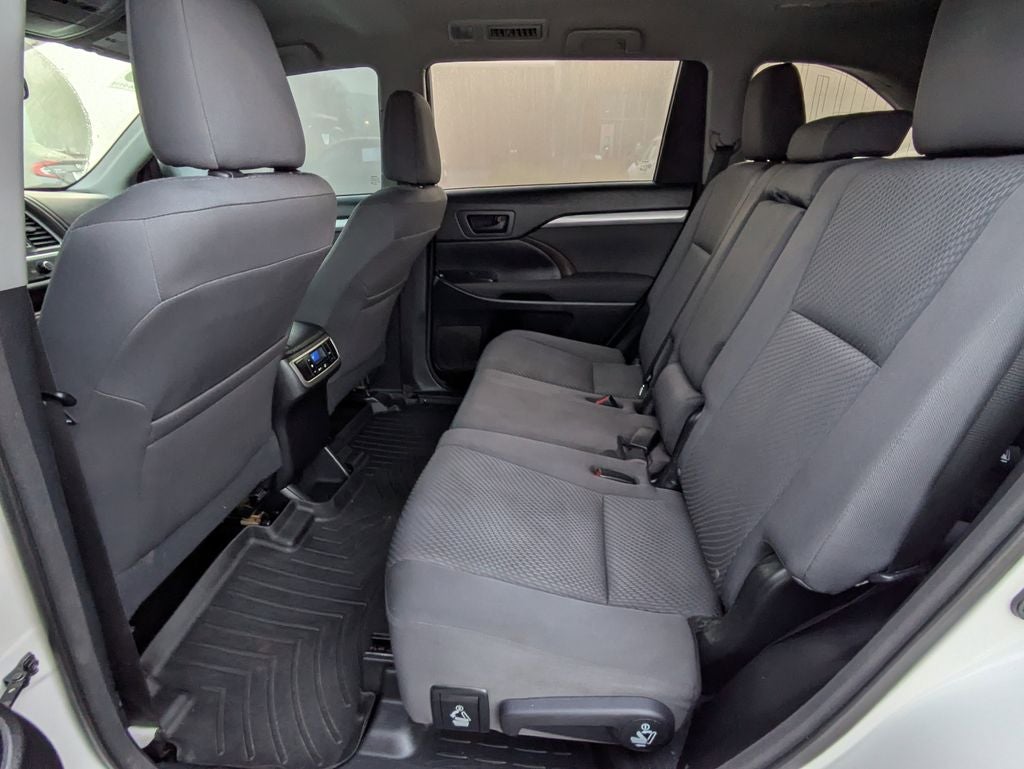 2015 Toyota Highlander LE