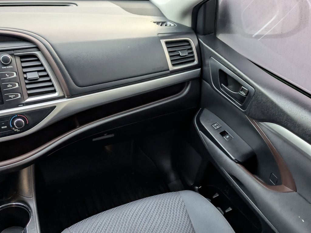 2015 Toyota Highlander LE