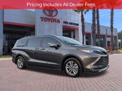2025 Toyota Sienna Limited 7 Passenger