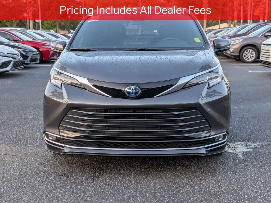2025 Toyota Sienna Limited 7 Passenger