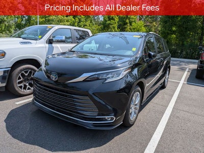 2023 Toyota Sienna Limited 7 Passenger
