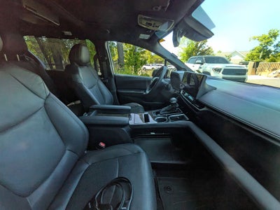 2025 Toyota Sienna Limited 7 Passenger