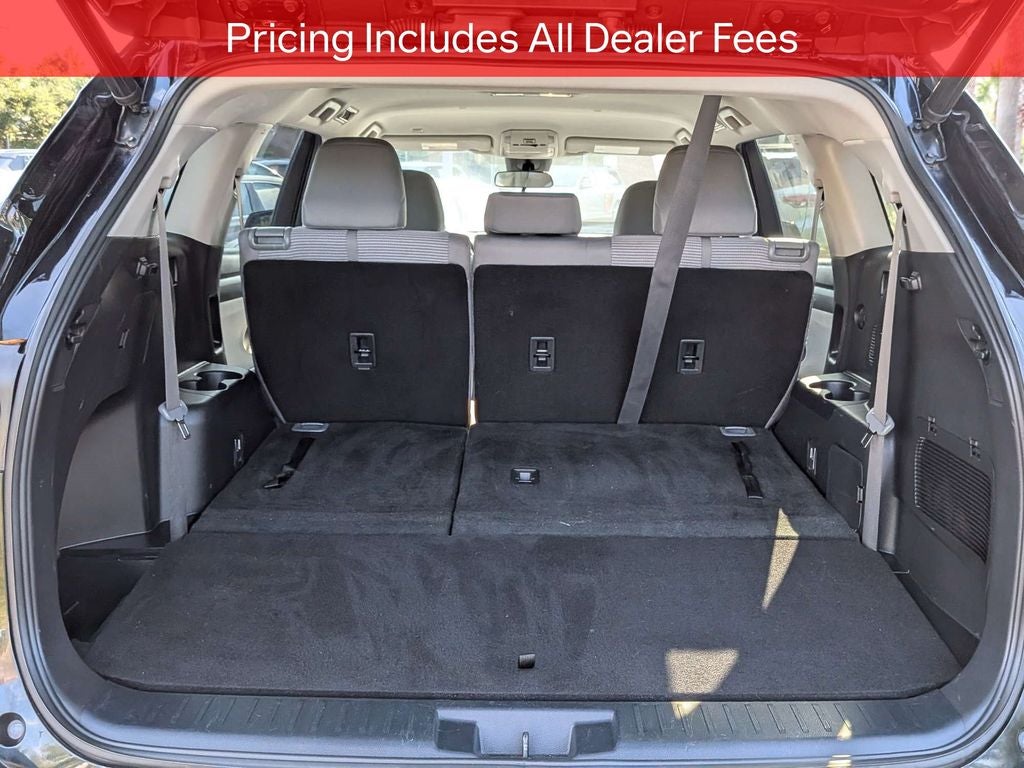 2022 Toyota Highlander LE